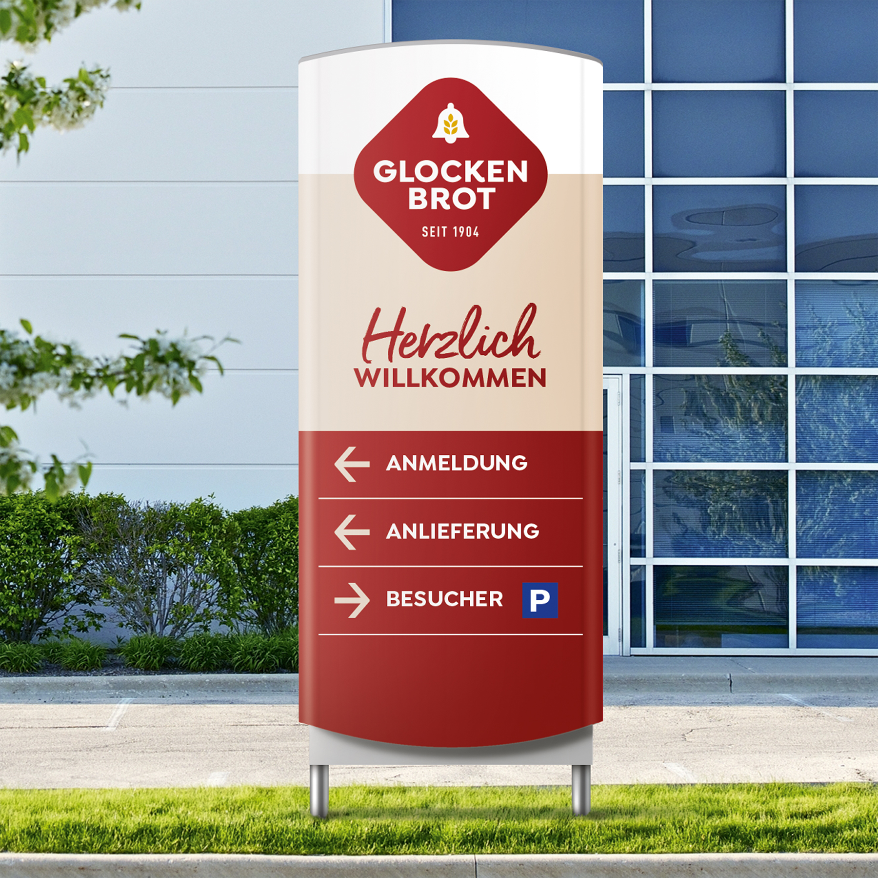 Die Schilder auf dem Glockenbrot Werksgelände mit der neuen Corporate Identity von Packaging Design Agentur HAJOK.
