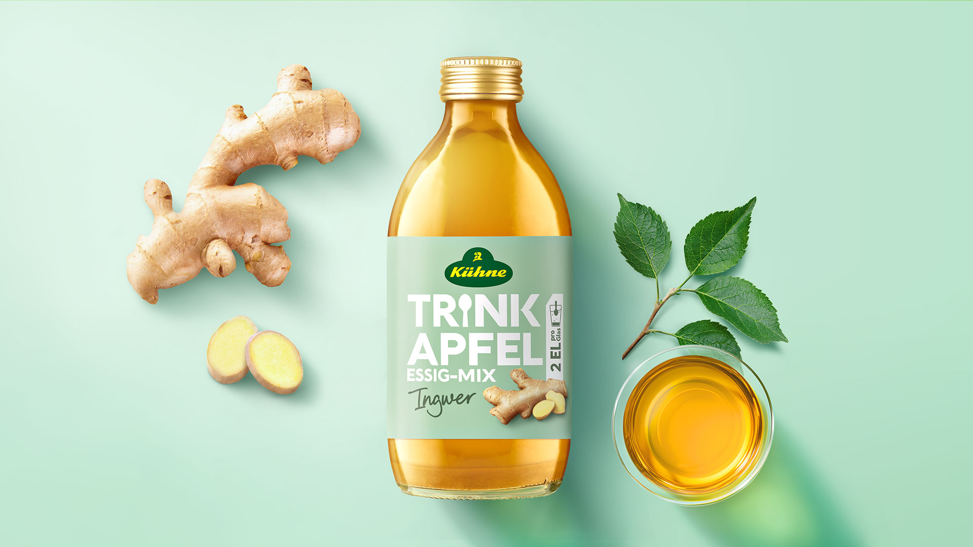 Eine Flasche Kühne Trinkapfel Essig Mix Ingwer Verpackungsdesign von Design Agentur HAJOK