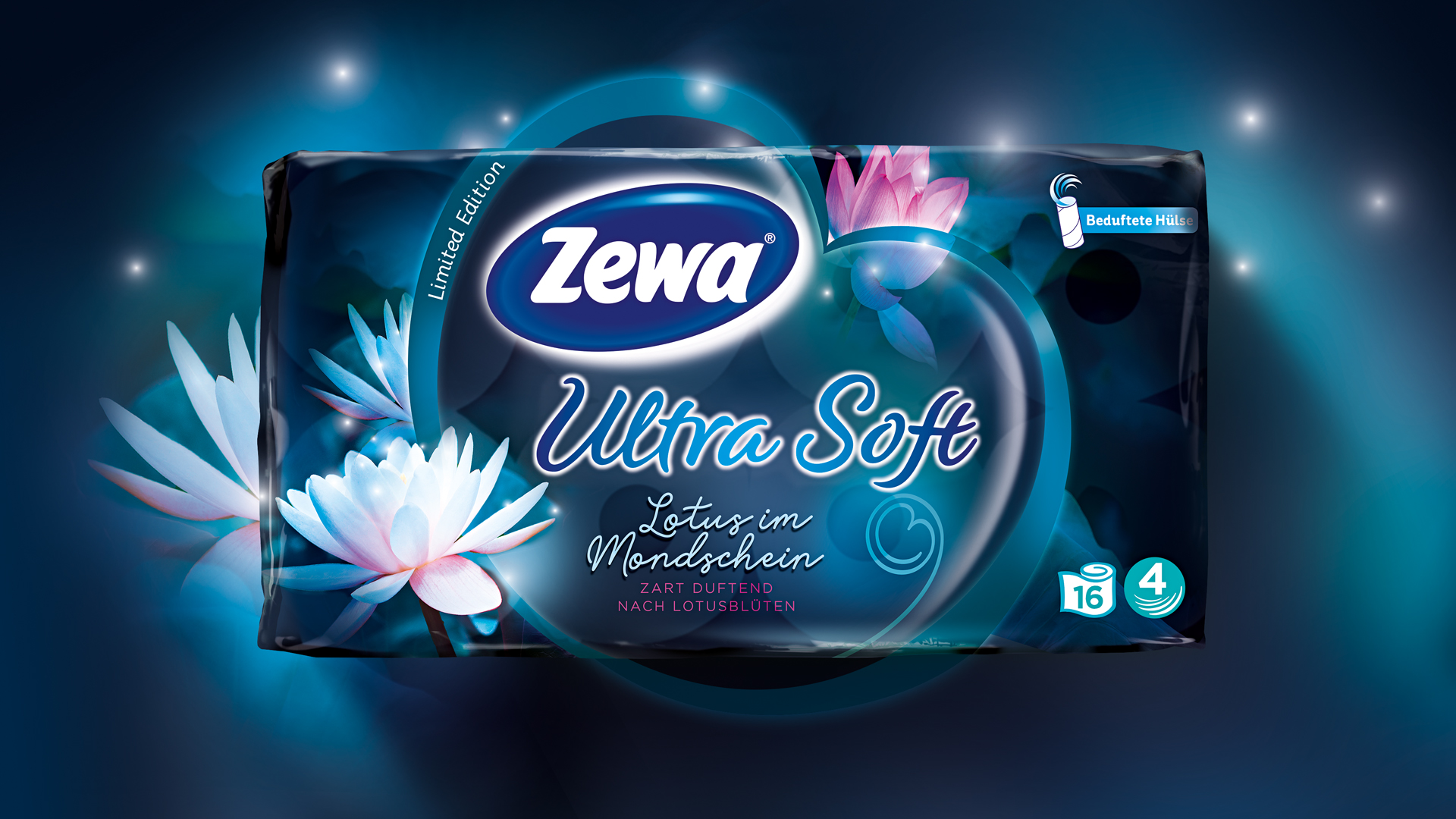 Zewa Ultra Soft Limited Edition ‚Lotus im Mondschein‘: Dunkelblaue Toilettenpapierverpackung mit leuchtenden Lotusblüten, glühenden Lichtkreisen und dem Duftversprechen ‚Zart duftend nach Lotusblüten‘ – inszeniert in nächtlicher, magischer Atmosphäre.